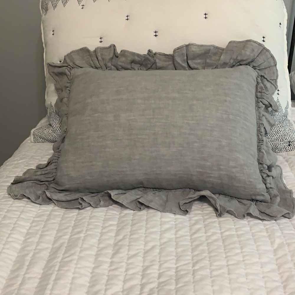 Decorative pillow